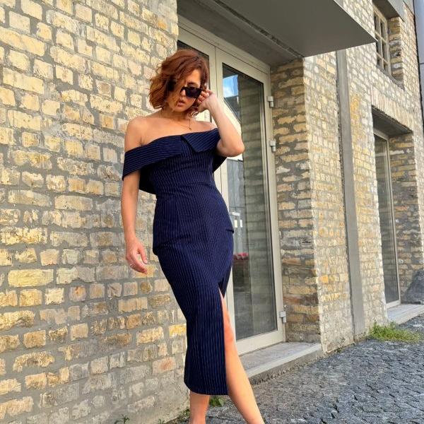 Striped navy haljina